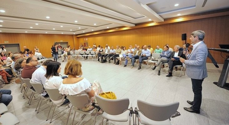 El Cabildo analiza con los municipios el fenómeno del alquiler vacacional en Tenerife