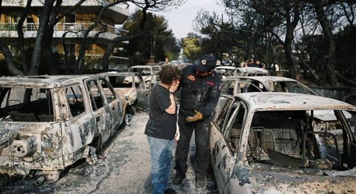 Incendios en Grecia dejan 49 muertos y centenares de heridos