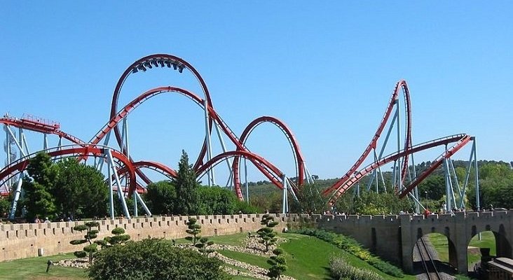 35 millones de personas visitaron los parques temáticos españoles en 2017|Foto: PortAventura User:Boris23