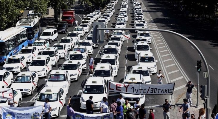 Taxis y competencia Foto: El Periódico