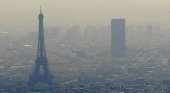 Francia restringe la circulación de vehículos en cinco zonas turísticas|Foto: contaminación en París- REUTERS vía Cadena Ser