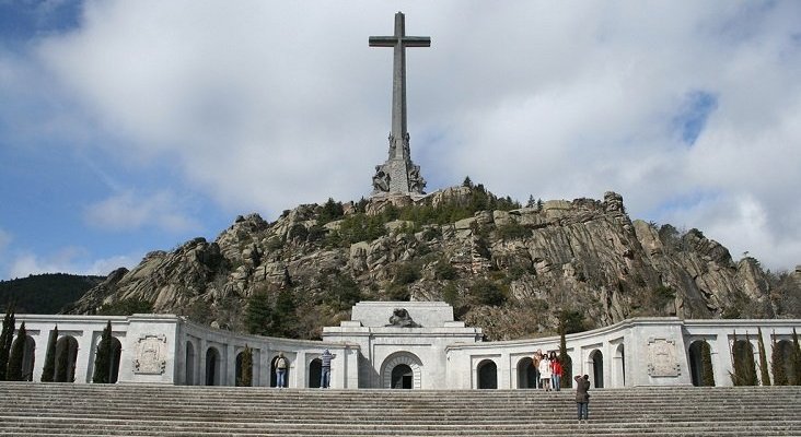 Aumentan un 50% las visitas a la tumba de Franco ante la exhumación|Foto: Contando Estrellas CC BY-SA 2.0
