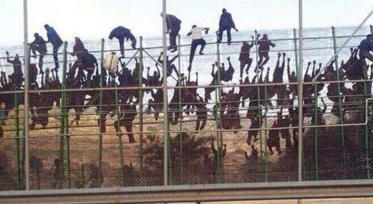 Prensa internacional habla de avalancha masiva de inmigrantes en Ceuta