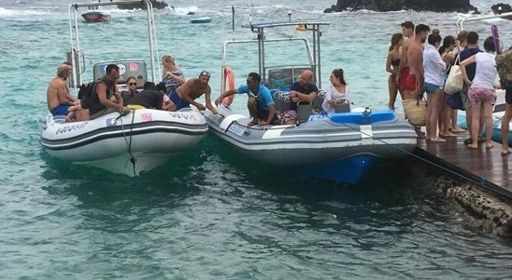 Costas multa con 3.000 euros a los ‘water taxis’ de Fuerteventura|Foto: 'water taxis' en Lobos vía Canarias 7