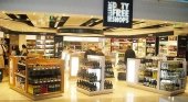 El 11% de pasajeros españoles ha perdido un vuelo por comprar en Duty Free|Foto: Vradwiki CC BY-SA 3.0