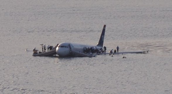 Plane crash into Hudson Rivercroped