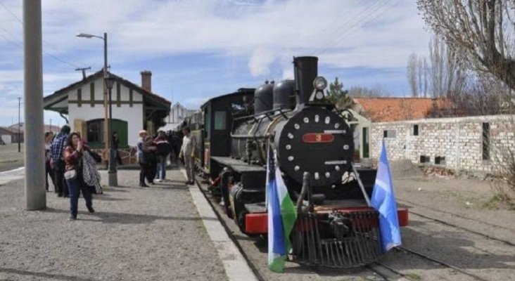 Argentina recupera a su reliquia de vapor 'La Trochita'|Foto: Rieles