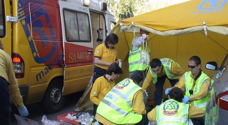 El Samur atendiendo a los heridos a pie de obra | Foto: Diario de Madrid (CC BY 4.0)