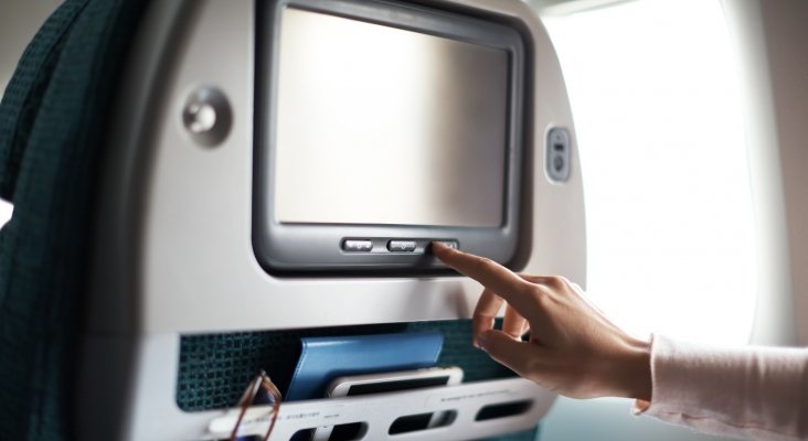 Más de 100 películas, 400 álbumes de música y 500 programas de TV para amenizar los vuelos de Cathay Pacific