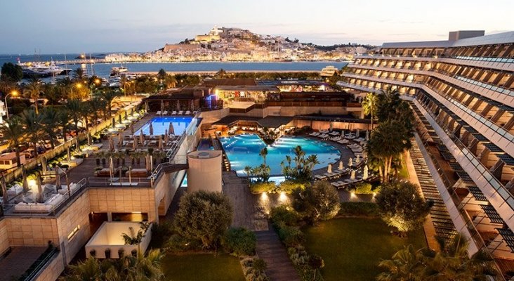 Los hoteles cargan con la ecotasa en Baleares|Foto: Ibiza Gran Hotel
