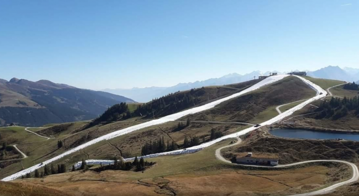 Austria abre su temporada de esquí a 24 grados, nieve en conserva y polémica | Foto: Michael Mingler @michaelmingler