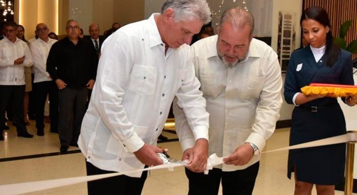 El presidente de Cuba inaugura el nuevo Iberostar de La Habana