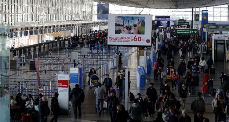 El Aeropuerto de Santiago de Chile podría cambiar de nombre|Foto: BioBio Chile