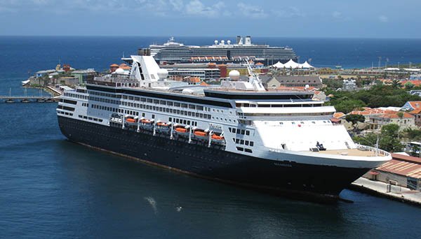 Holland America Line cumplirá 70 años en Alaska, donde continúa siendo la naviera más importante