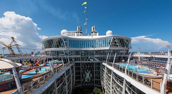 Cientos de pasajeros intoxicados en crucero de Royal Caribbean