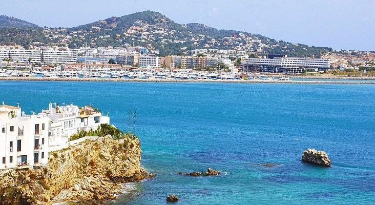 La caída del 8% de reservas en Alemania inquieta a los hoteleros de Ibiza