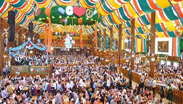 El Oktoberfest, 16 millones de litros de cerveza y 14 empresarios
