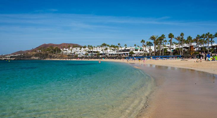 Lanzarote, mejor destino de invierno para los turistas irlandeses | Foto: Playa Flamingo, Yaiza (Lanzarote)- turismolanzarote.com