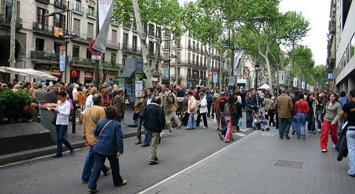 Un nuevo ‘strip club’ en La Rambla (Barcelona) amenaza el turismo familiar| Foto: Yearofthedragon  CC BY-SA 3.0