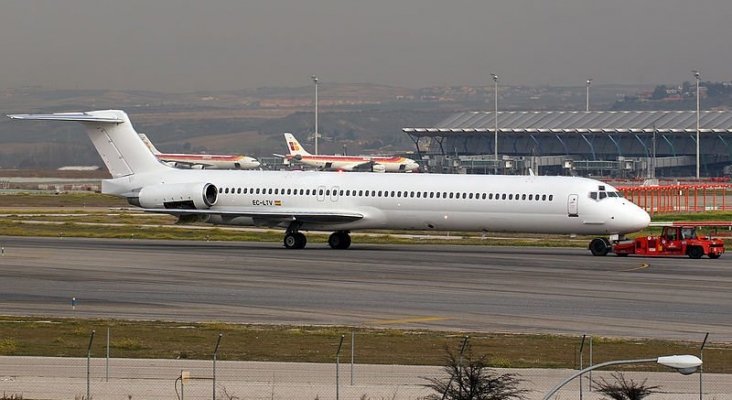 Homenaje a las víctimas del vuelo AH5017 de Swiftair  | Foto: El McDonnell Douglas MD-83 accidentado- Curimedia CC BY 2.0