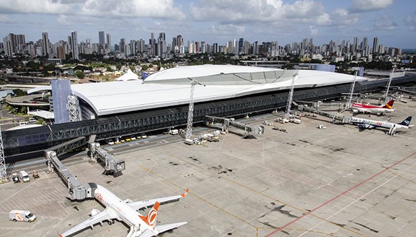 Brasil anuncia la privatización de 14 de sus aeropuertos