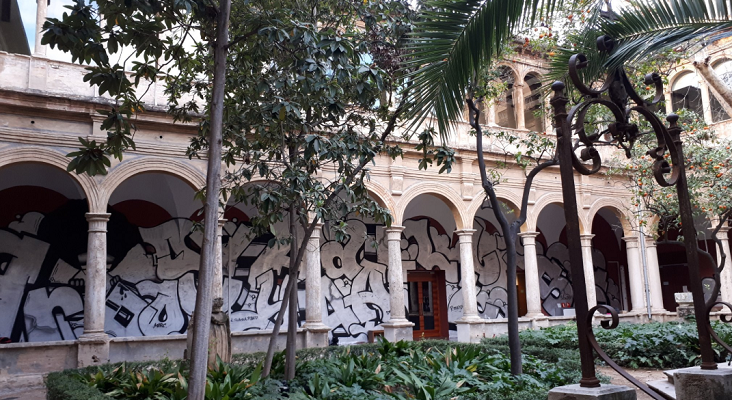 Un grafiti en un edificio del s. XIV de Valencia desata la crítica ciudadana| Foto: Consorcio de Museos CV vía Twitter