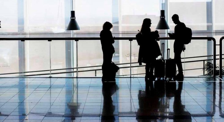Aena implantará lenguaje inclusivo en los mensajes de los aeropuertos