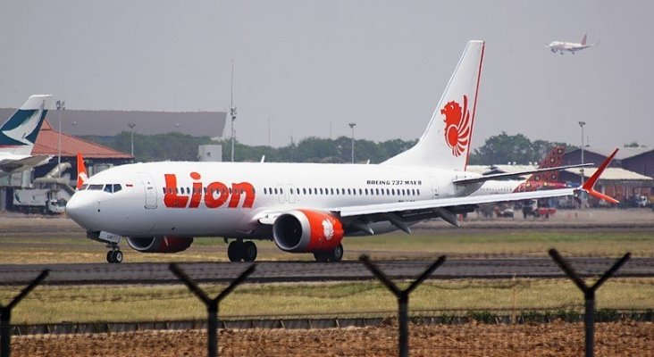 800px Lion Air Boeing 737 MAX8; @CGK 2018 (31333957778)
