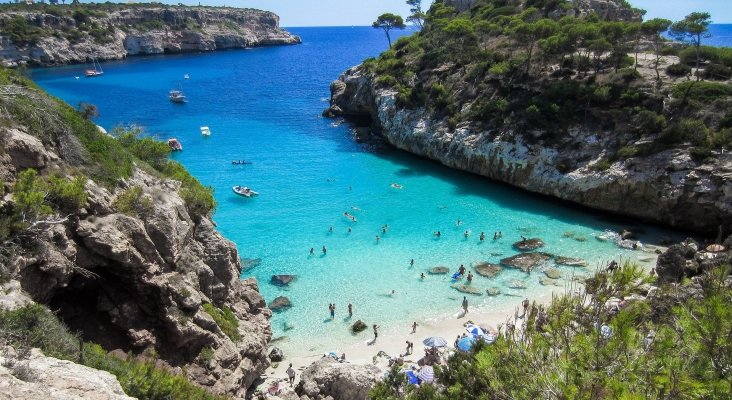 Los TT.OO. "desactivan" las alarmas sobre las reservas de verano en Baleares