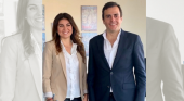 Viviendas turísticas de Andalucía se reúne con la delegada de Turismo en Málaga | Foto: Nuria Rodríguez, delegada de Turismo de la Junta de Andalucía en Málaga, y Carlos Pérez-Lanzac, presidente de AVVA