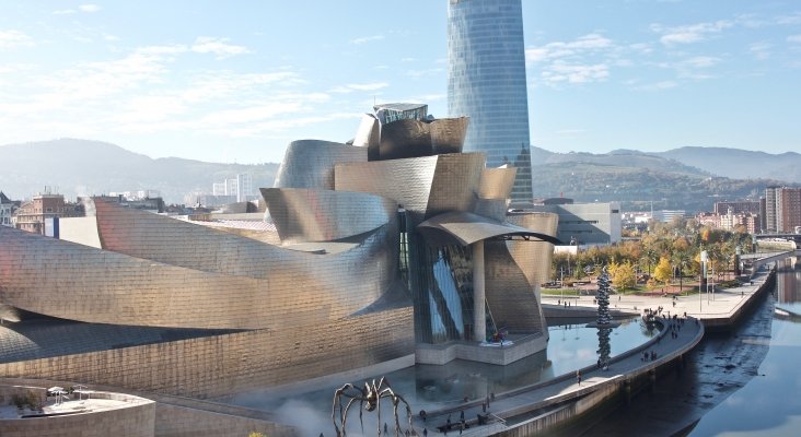 Bilbao Museo Guggenheim 2 crédito Wikimedia Commons Bilbao Museo Guggenheim 2 crédito Wikimedia Commons