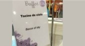 El divertido error de traducción en un buffet