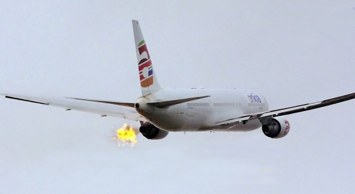 Un Boeing 767 regresa al aeropuerto por un incendio en el motor | Foto: Youtube