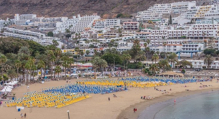 La vuelta a la normalidad turística reducirá los ingresos tributarios en Canarias | Foto: Puerto Rico, Gran Canaria- Bengt Nyman CC BY 2.0