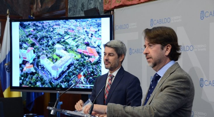 Alberto Bernabé y Carlos Alonso, consejero de Turismo y presidente del Cabildo de Tenerife