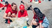 Banco Santander se suma a la limpieza de ríos y playas