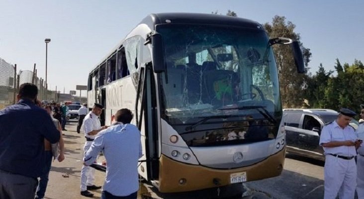 Atentado contra un autobús turístico en Egipto deja al menos 16 heridos  |Foto: Reuters vía BBC