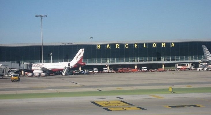 800px Barcelona airport Catalonia
