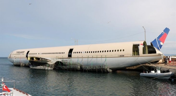 Airbus A330 que ha sido hundido el la Bahía de Saros