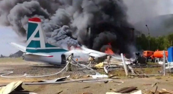 Tragedia en aterrizaje de emergencia de un Antonov en Rusia | Foto: Sputnik/Comité de Investigación de Rusia Tragedia en aterrizaje de emergencia de un Antonov en Rusia | Foto: Sputnik/Comité de Investigación de Rusia