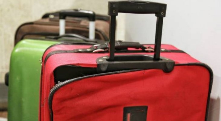 Alumnos y profesores denuncian robos múltiples en vuelo de Iberia Alumnos y profesores denuncian robos múltiples en vuelo de Iberia