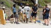 La venta ambulante pone en peligro el Parque Natural de ses Salines, en Ibiza|Foto: Ibifor