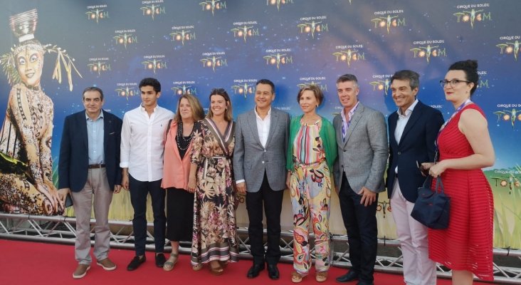 La alcaldesa de San Bartolomé de Tirajana, Conchi Narvaez, junto al Presidente de Lopesan, Eustasio López y los principales directivos de Cirque du Soleil y Lopesan