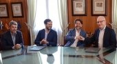 De izq. a dch.: Alberto Bernabé, consejero de Sostenibilidad, Aguas y Residuos; Lope Afonso, consejero de Turismo; Carlos Alonso, presidente del Cabildo de Tenerife; y Domingo del Campo, director general de My Way Meaningful Hotels