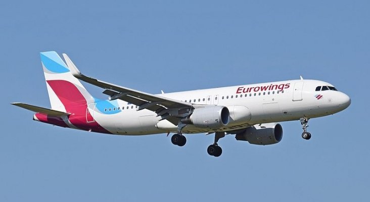 Eurowings A320 200 (D AIZS) arrives London Heathrow 15Sep2015 arp