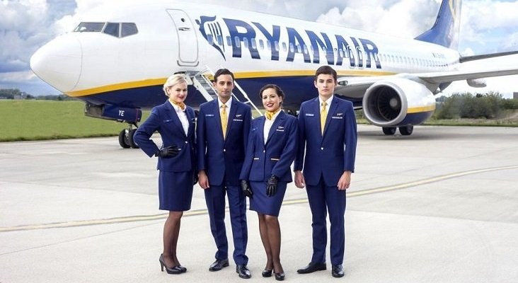 Se avecinan despidos masivos en Ryanair: “sobran 500 pilotos y 400 tripulantes” | Foto: vigoempleo.es