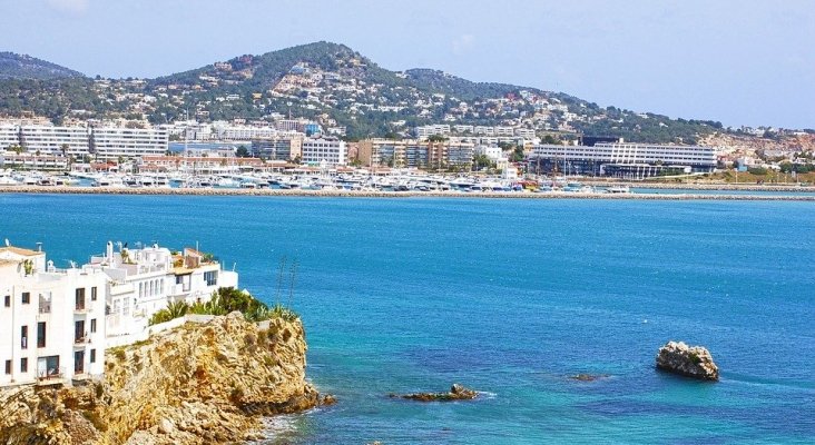 El turista podría pagar las ayudas al alquiler en Ibiza