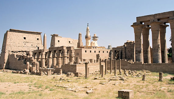 Las investigaciones arqueológicas de Lúxor reavivan el turismo en Egipto