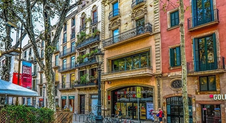Los ‘mediadores’ de Barcelona resuelven más de 200 conflictos con pisos turísticos