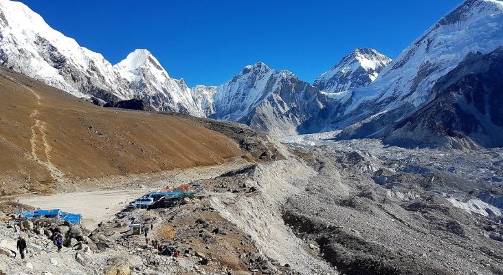 Nepal facilitará aún más la llegada de turistas a un colapsado Everest|Foto: Motorpasion